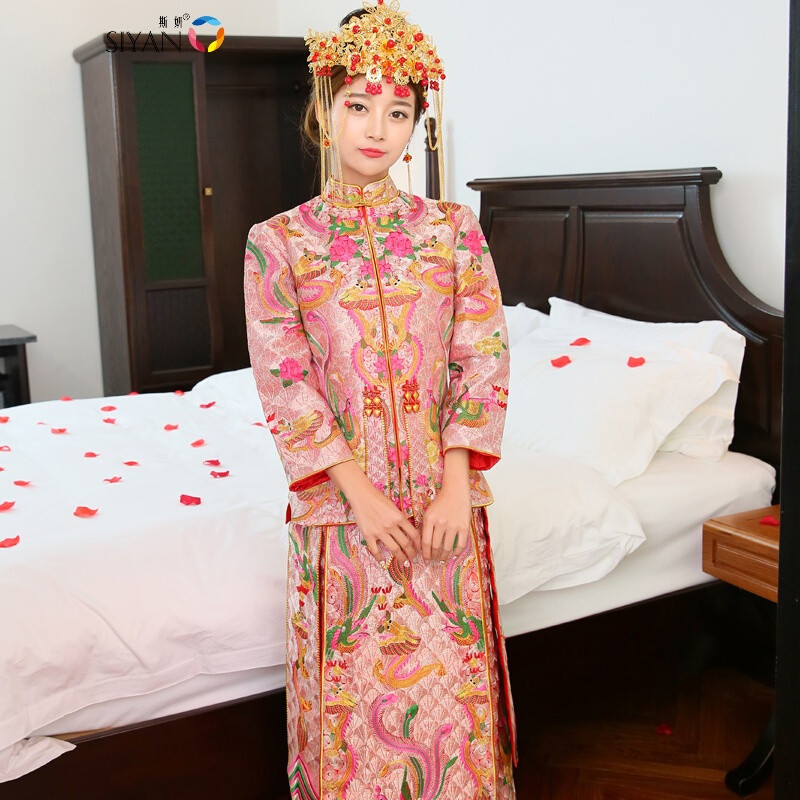 斯妍秀禾服新娘中式结婚礼服红色婚纱同款龙凤