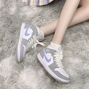 耐克(NIKE)女鞋 AJ1 Mid中帮篮球鞋 时尚潮流休闲百搭 缓震透气舒适篮球鞋女BQ6472-105