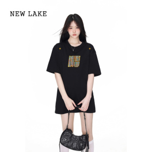NEW LAKE黑色美式正肩短袖t恤女夏季2024设计感宽松半袖中长款上衣