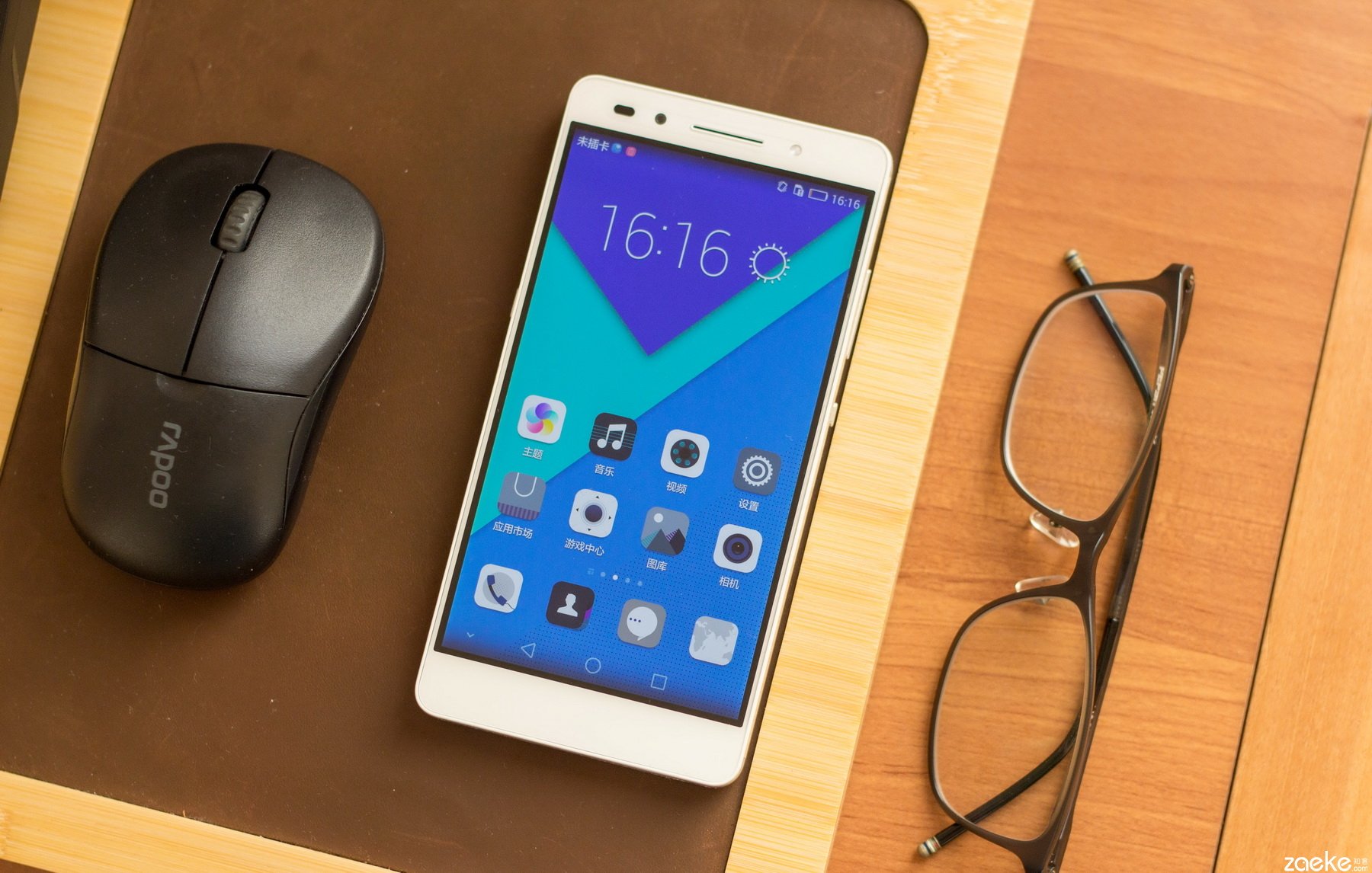 果五还是华为荣耀4c好,主要拿来玩大型手游,国