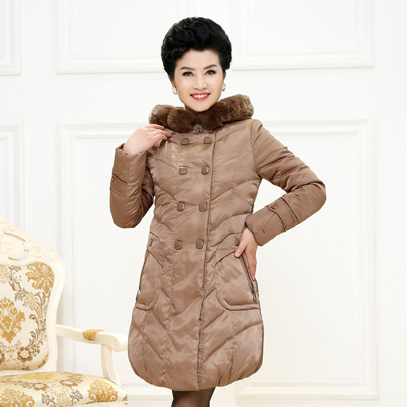 千仞岗羽绒服女獭兔毛领连帽排扣修身显瘦中长款妈妈装1740 S 褐色