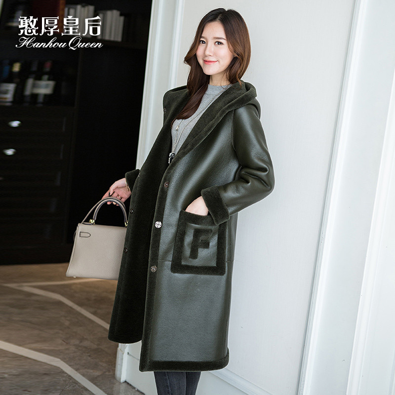 憨厚皇后 秋冬新款海宁羊剪绒大衣女长款连帽羊毛皮草外套AY M 军绿色