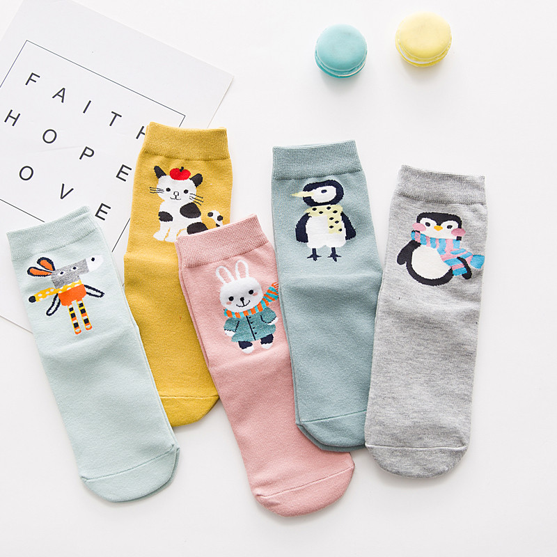初愫10双装卡通动物图案潮款棉质中筒女袜 均码 B黑驴企鹅