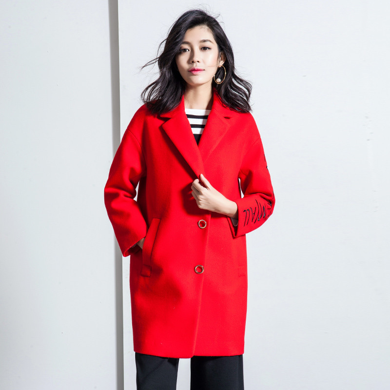 女装冬季韩版时尚字母绣花外套气眼装饰中长款大衣 L 红色