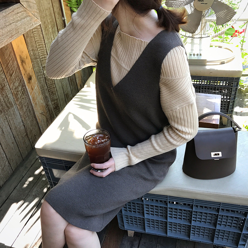 18款式樱子定制2018早春力荐敲实穿型百搭淑女V领中长款针织连衣裙 M 莓粉色