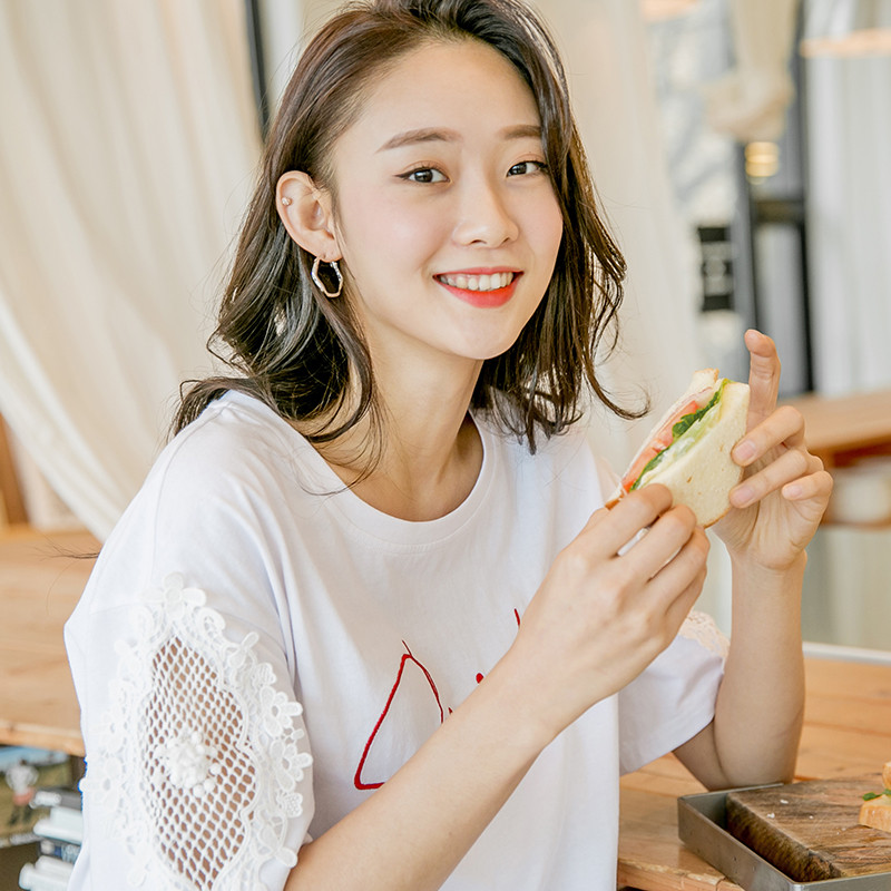 韩都衣舍2018夏装新款女装韩版字母绣花蕾丝拼接短袖T恤EJ0156廵 XS 白色