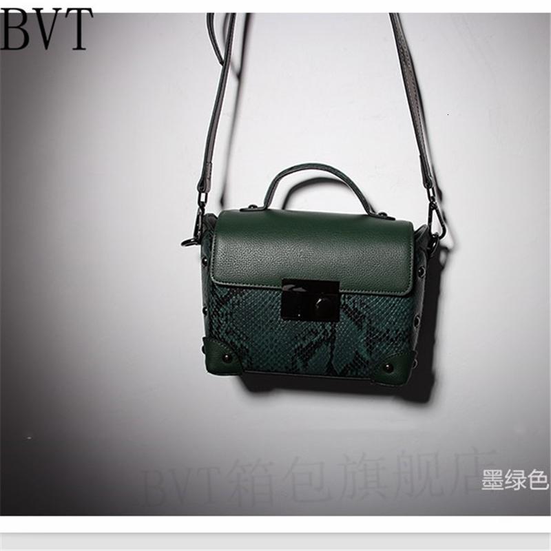 BVT新款斜挎包女手提小方包真皮链条蛇纹撞色单肩包迷你小包包_1 墨绿