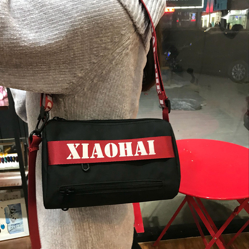 复古文艺土酷撞色字母飘带街拍ins港风男女滑板单肩包斜挎包_5 黑色