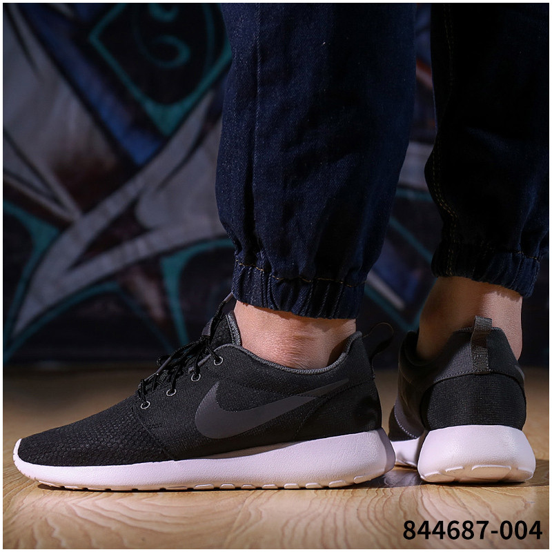Nike耐克男鞋2018春季新款黑武士ROSHEONE网面跑步鞋-844687-004 844687-004 40.5