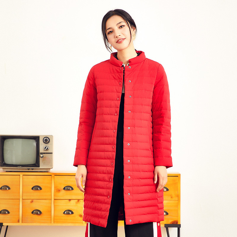 千仞岗2018秋冬新品时尚韩版羽绒服女轻薄立领中长款外套229036 160/S 经典红88105