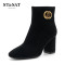星期六(ST&SAT)冬季专柜同款金属装饰高跟粗跟时尚短靴女SS84116069 黑色（羊反绒） 39码