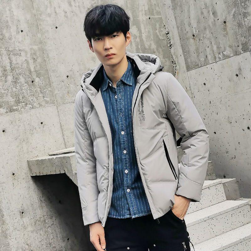 雪中飞羽绒服男2019新款秋冬新款时尚帅气短款连帽潮男外套 190/104A 米白