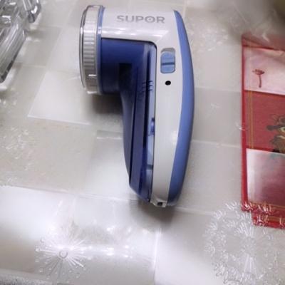 苏泊尔（SUPOR）毛球修剪器 LRC012 充电式去起毛衣服衣物刮吸除毛球器剃打脱毛机晒单图