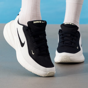 NIKE耐克女鞋新款运动鞋轻便透气慢跑鞋缓震耐磨休闲鞋IB2766-101 ZP