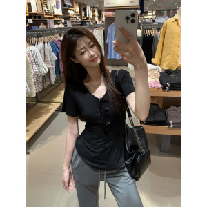 辣妹V领短袖T恤女2025夏季新款韩系chic纯色修身显瘦掐腰正肩上衣