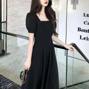 泡泡袖方领赫本风连衣裙女装夏季裙子收腰显瘦气质过膝长裙子夏款