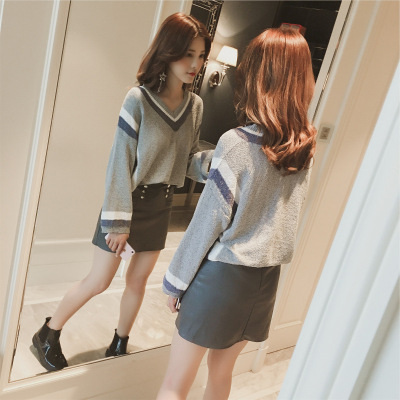 薇侣2017新品秋季新款韩版V领拼色条纹镂空宽松长袖针织套头上衣女潮