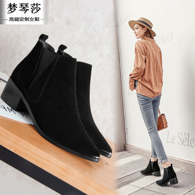 英伦复古中跟马丁靴女春秋新款磨砂单靴套筒粗跟尖头短靴