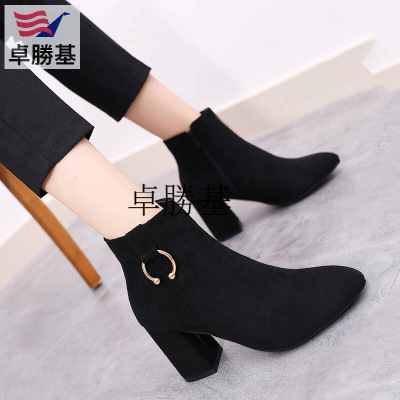 女靴冬季新款韩版百搭时尚复古绒面及裸靴粗跟高跟尖头短靴子黑色