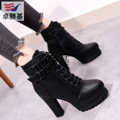 马丁靴女英伦风秋冬新款学生黑色女靴子百搭时尚高跟粗跟短靴