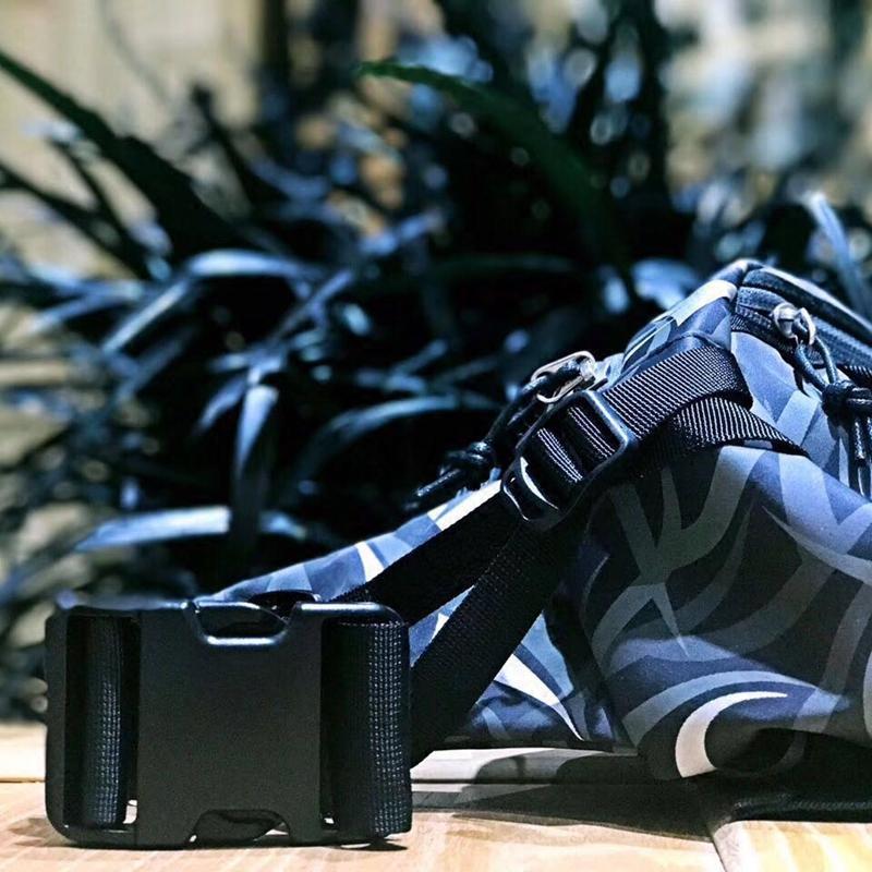 潮旗 自主自产x黑荆棘腰包 陈冠希同款 斜挎潮牌胸包 日系单肩包