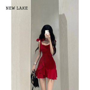 NEW LAKE纯欲风辣妹红色吊带连衣裙女夏季小个子高级感气质收腰显瘦短裙子