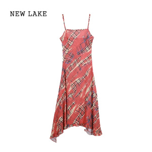 NEW LAKE设计感小众甜美格子吊带裙连衣裙女装夏季复古收腰长裙子